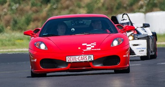 Jazda na torze za kierownicą Ferrari